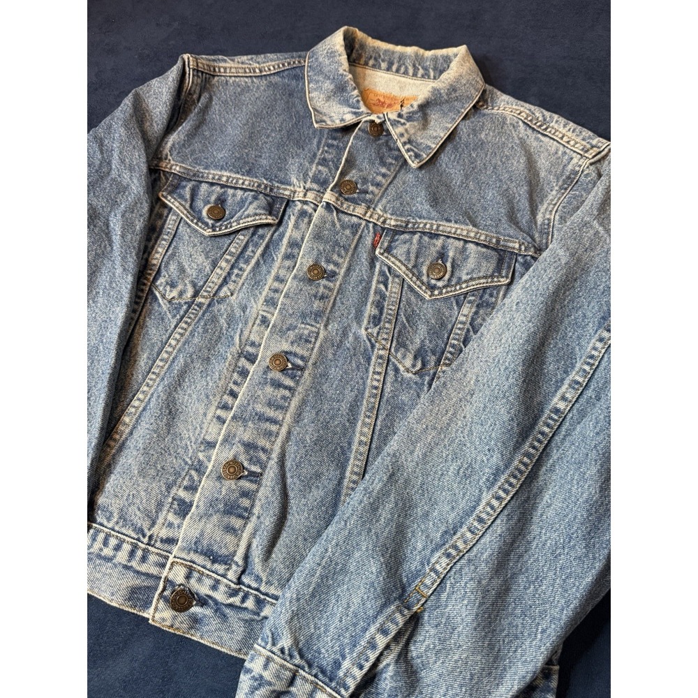 Vtg Levi’s Type 3 Denim Trucker Jacket 46R Medium Made In USA Blue 70506-0216